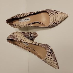 Steve Madden Prance Natural Snake Heel size 8
